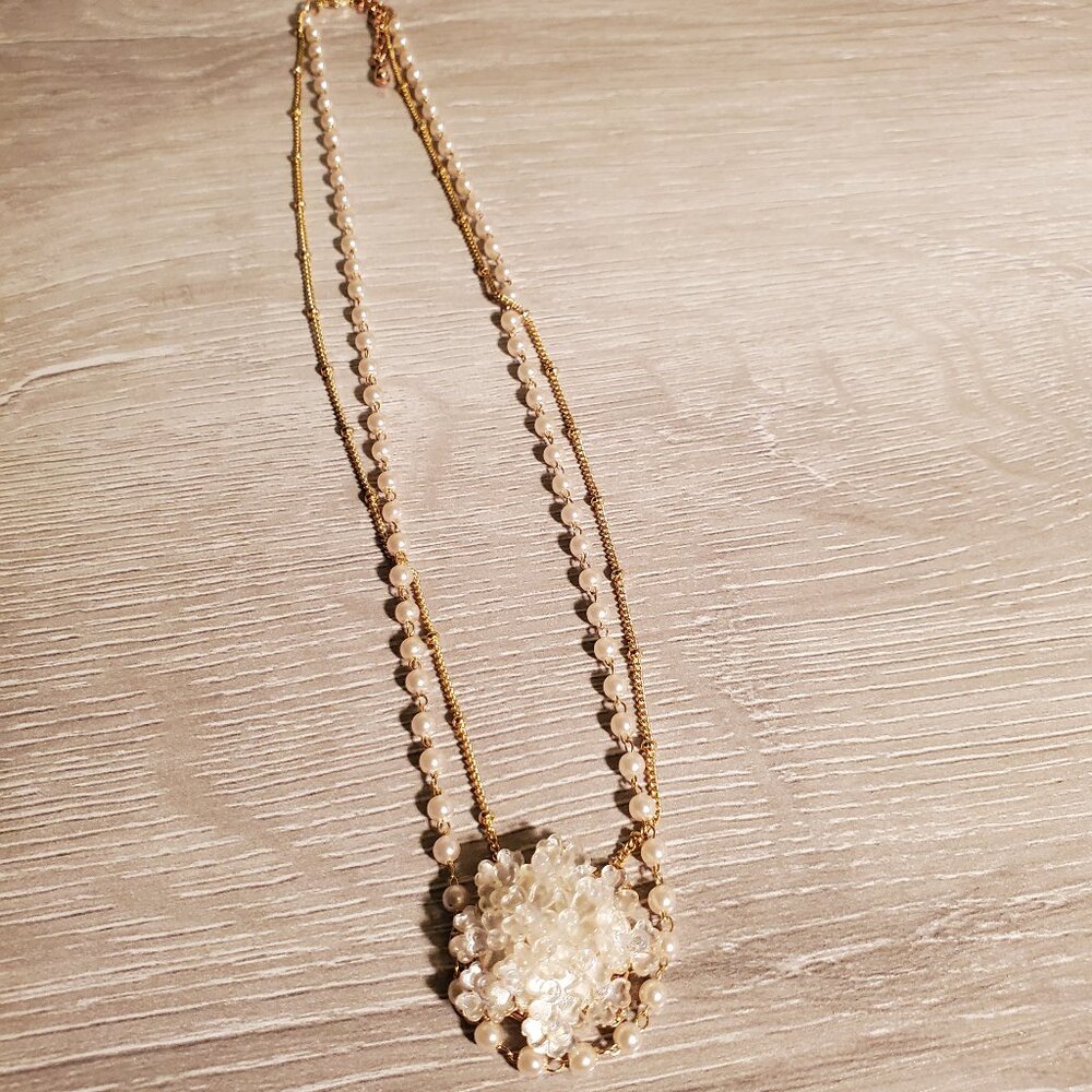 Jewelry Vintage Faux Pearl and Crystals flower Necklace